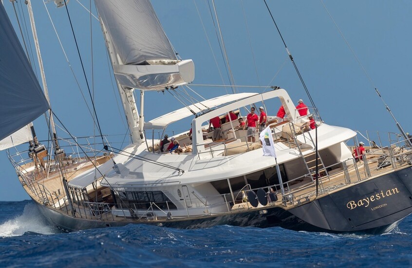 فقدان المدير التنفيذي لشركة "مورغان ستانلي" وزوجته بعد غرق يخت فاخر قبالة صقلية