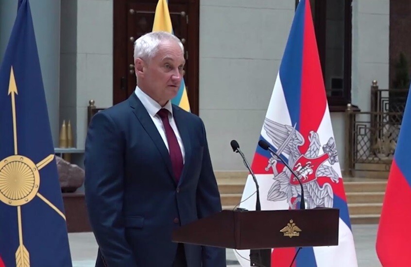 وزير الدفاع الروسي يقلّد الأوسمة لمجموعة من أبطال العملية العسكرية في أوكرانيا