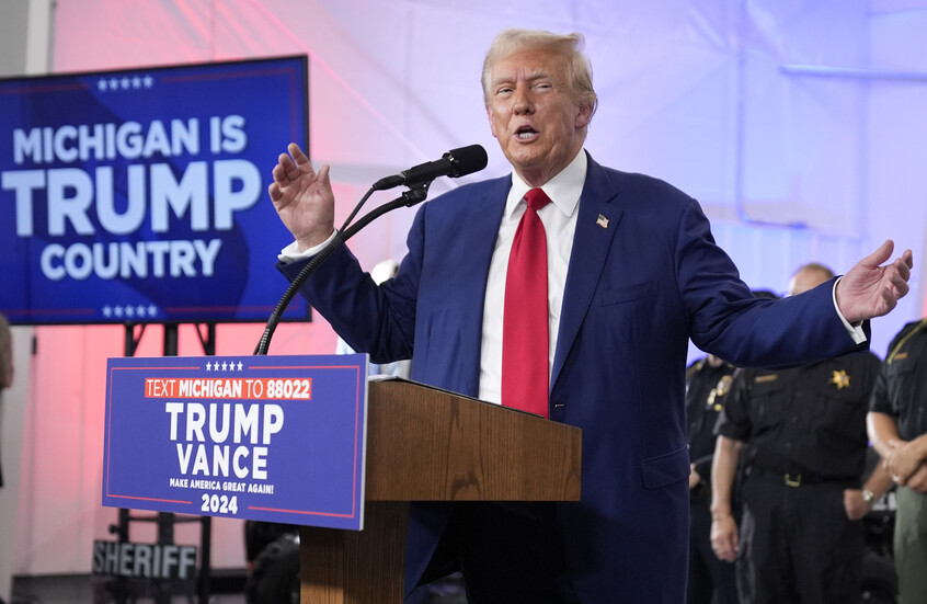 مستشار ترامب لا يستبعد إمكانية اتصال الأخير ببوتين