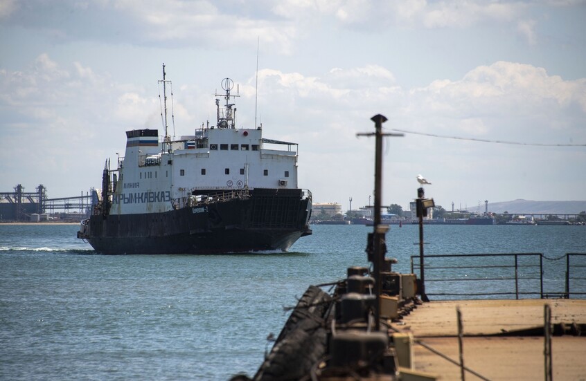غرق عبّارة هاجمتها القوات الأوكرانية في ميناء "قوقاز" الروسي