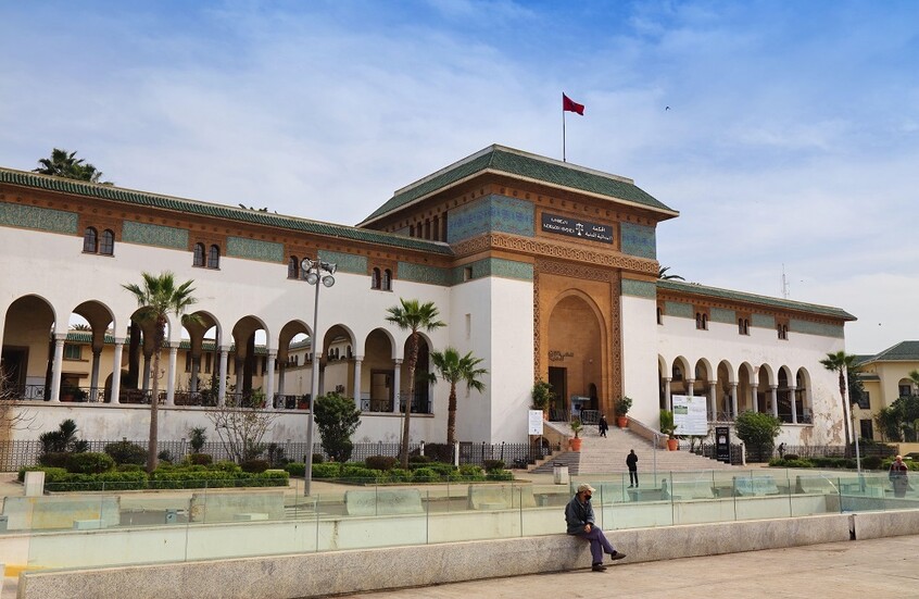 المغرب.. انطلاق محاكمة طبيب بتهمة الإساءة للدين الإسلامي عبر تدوينات على "فيسبوك"