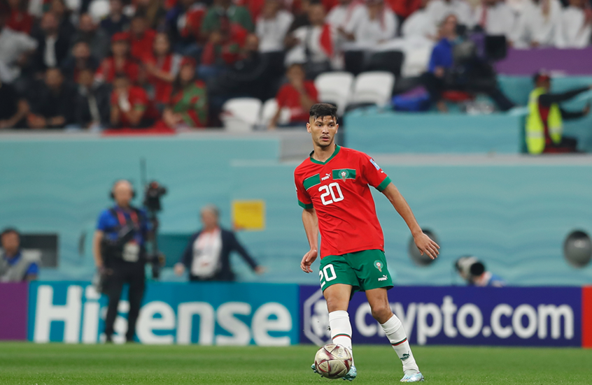 حقيقة رفض الدولي المغربي أشرف داري عرض الوداد للتوقيع لنادي الأهلي المصري