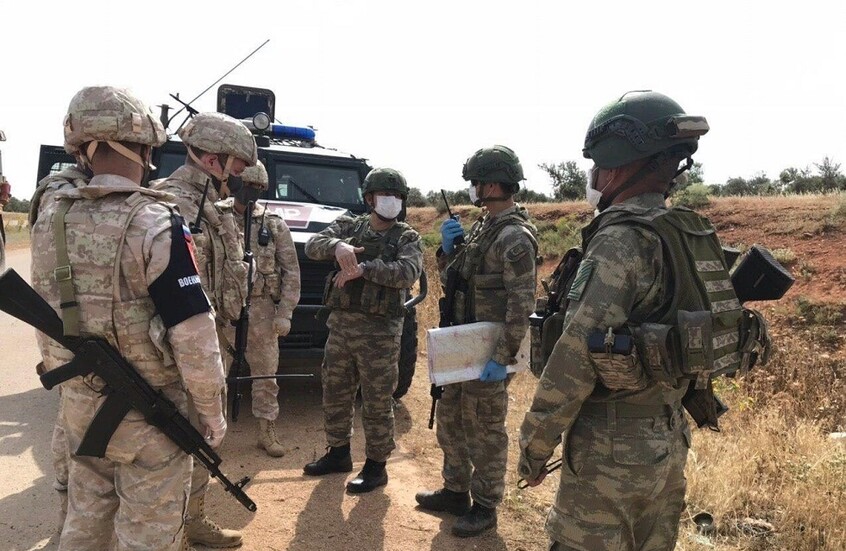 دوريات عسكرية روسية تركية مشتركة في سوريا