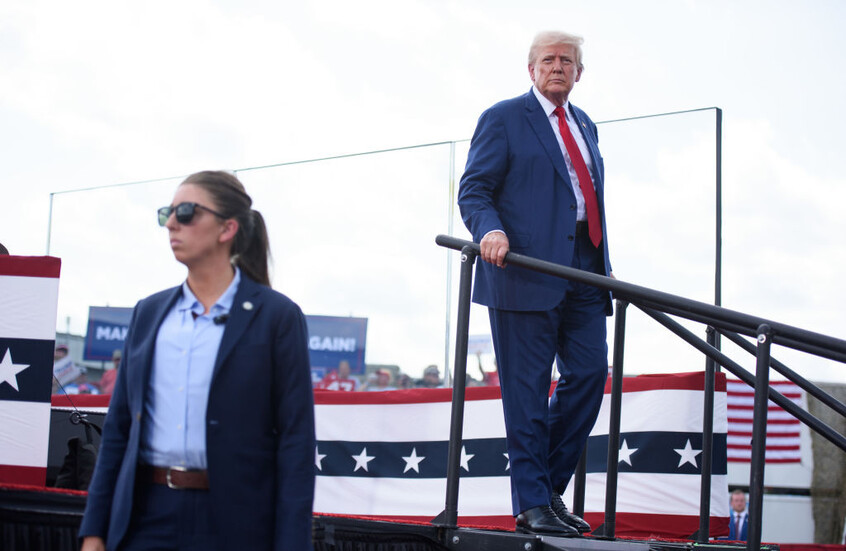 "نحن في خطر".. ترامب ينهي مقابلة بشكل مفاجئ (فيديو)