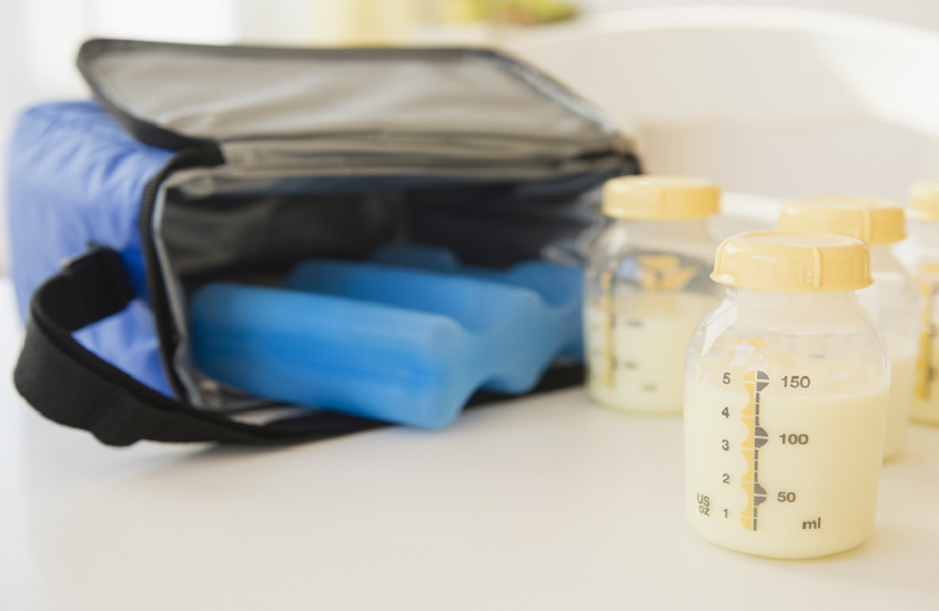 بعد الترويج له.. خبراء يحذرون البالغين من شرب حليب الأم