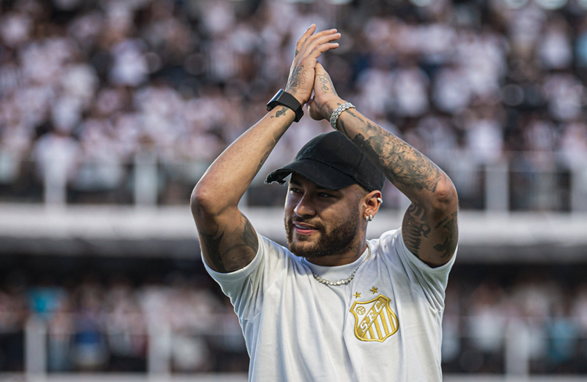 نيمار يقدم وعدا لجمهور الهلال السعودي قبيل عودته للملاعب