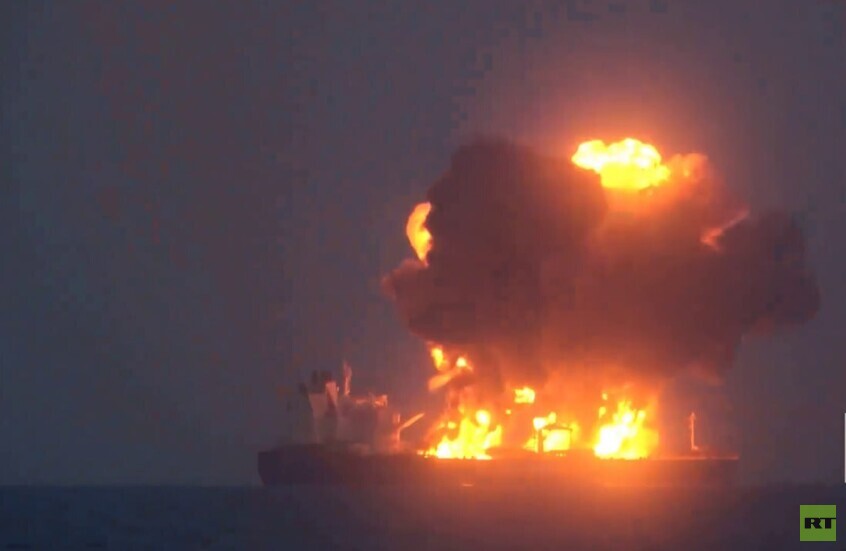 استهداف سفينة يونانية في البحر الأحمر