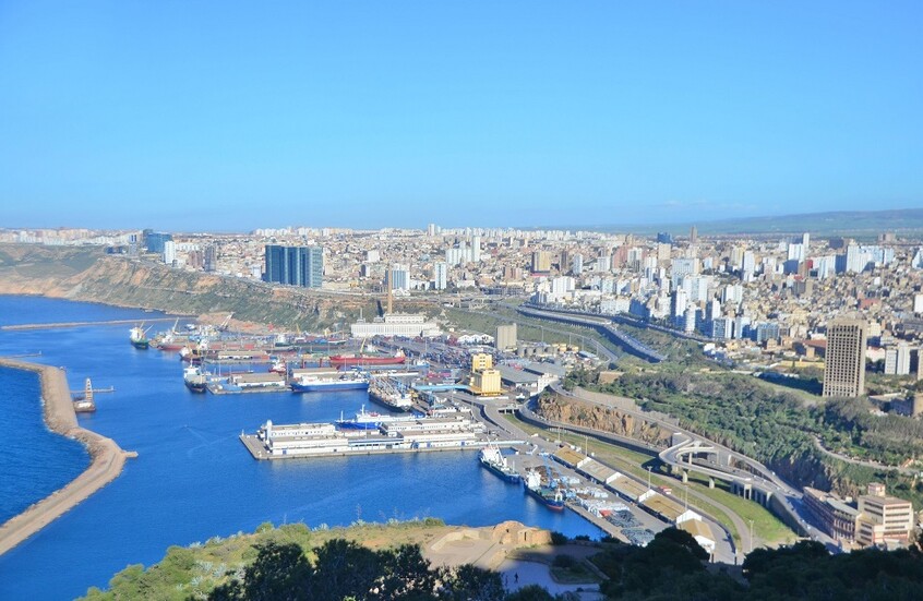 الجزائر.. مؤسسة النقل البحري تفسخ عقدا يربطها بمالك سفينة إيطالية وتكشف عن البديل (صورة)