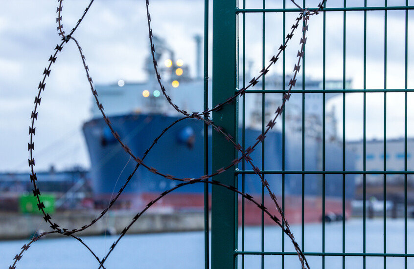 إعلام عبري: إسرائيل تدرس توسيع صادرات الغاز إلى دولة عربية