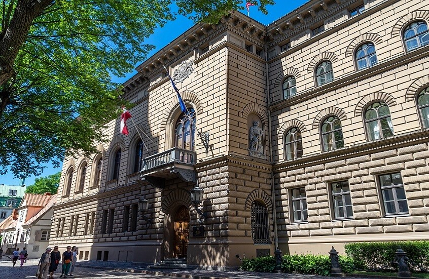 مصير بائس لعريضة تدعو لنشر أسلحة نووية في لاتفيا