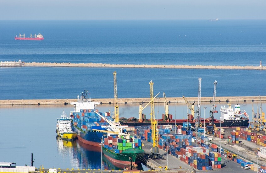 وصول ناقلة النفط الجزائرية المحملة بالفيول إلى لبنان