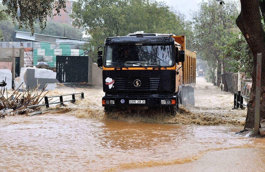الجزائريون يطلقون حملات استباقية للوقاية من خطر الفيضانات