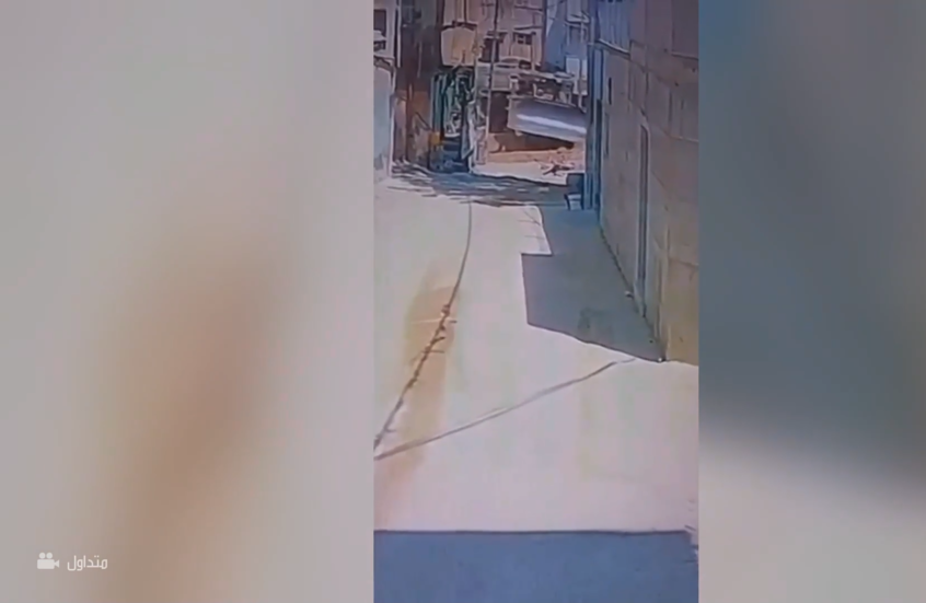 لحظة تفجير جرافة إسرائيلية في جنين