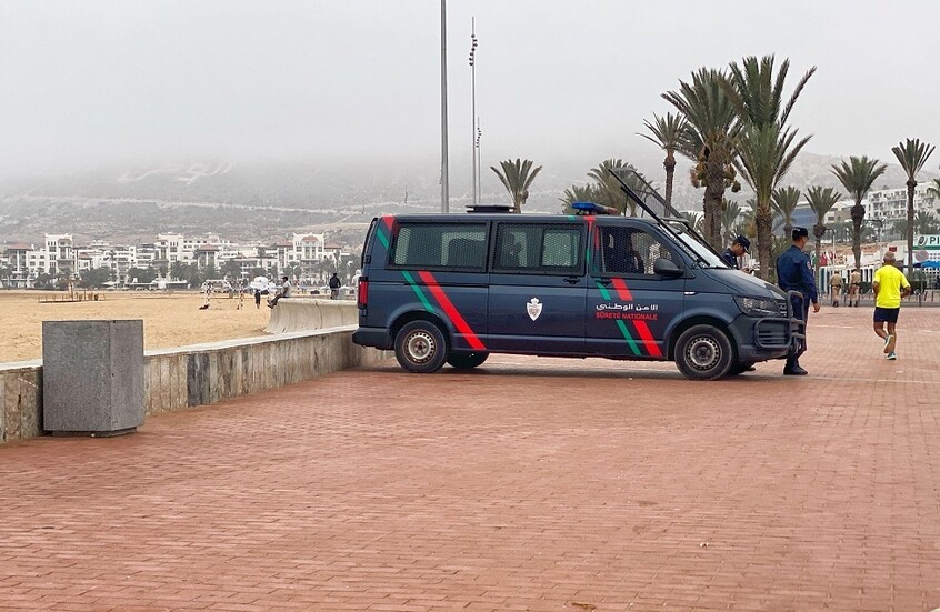 المغرب.. شرطي يحرر مخالفة مرورية بحق ابنه ومدونون يتفاعلون مع القصة