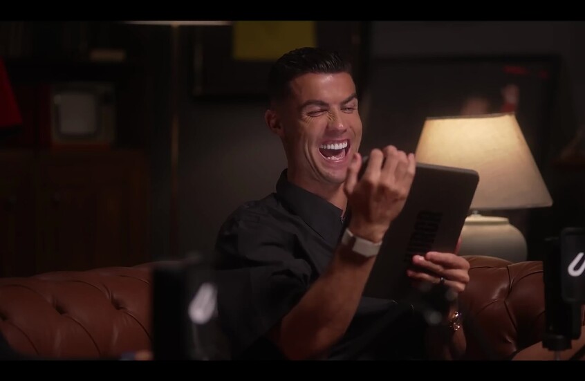 رونالدو يثير الجدل بالتهكم على بيليه.. وأسطورة إنجلترا يرد: "أنت أحمق"