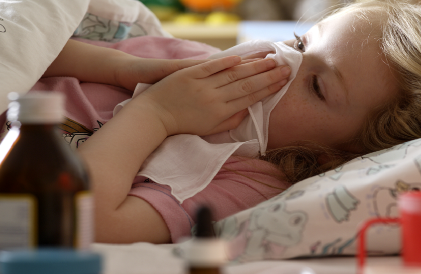 أدوية شائعة للبرد قد ترتبط بخطر صحي مفاجئ لدى الأطفال