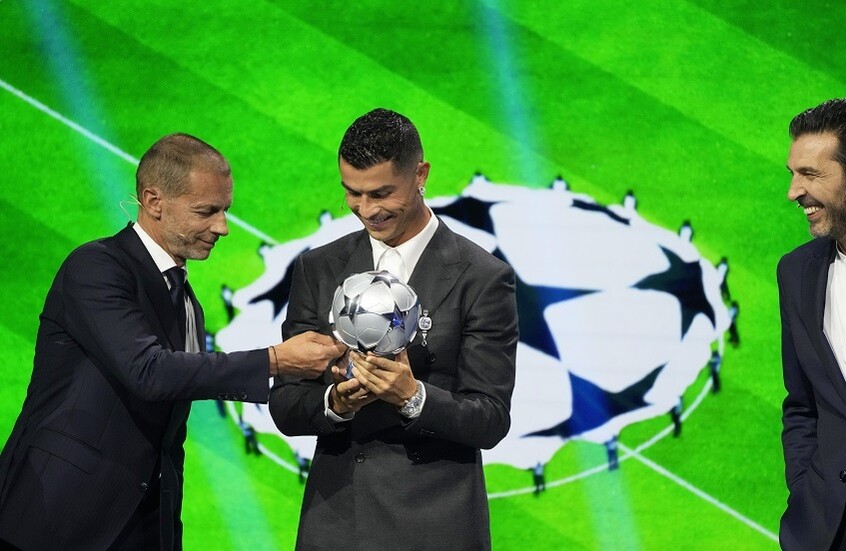 رسميا.. تكريم رونالدو بجائزة خاصة في حفل قرعة دوري الأبطال (فيديو)