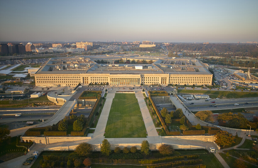 البنتاغون يوقع عقدا لإنتاج صواريخ "GMLRS" الموجهة