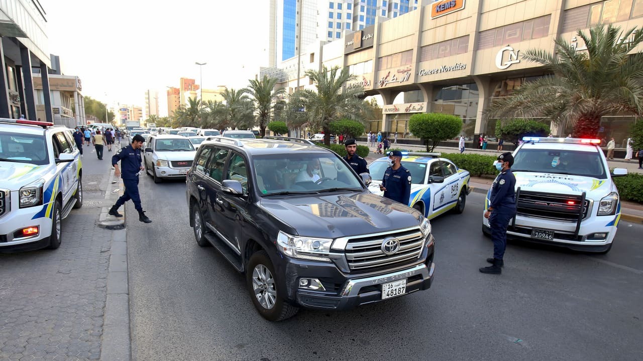 الكويت.. تصرف صادم من موظف وهمي في الديوان الأميري تجاه حبيبته