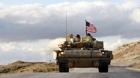 القوات الأمريكية تعزز مواقعها في الجزيرة السورية بمروحيات ودفاعات جوية