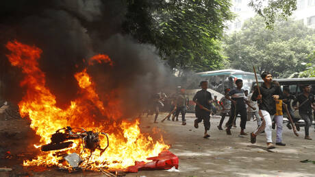 وسائل إعلام: مقتل 22 شخصا على الأقل بأعمال شغب في بنغلاديش