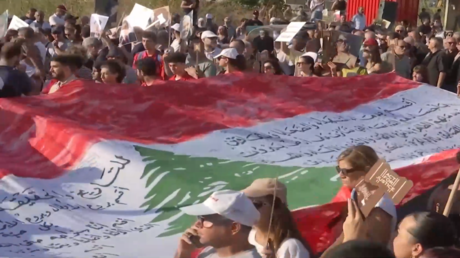 اللبنانيون يحيون الذكرى الرابعة لانفجار مرفأ بيروت