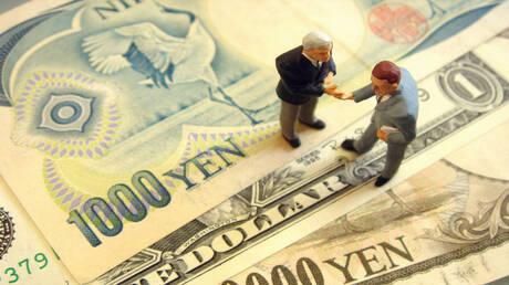 ارتفاع الين الياباني مقابل الدولار