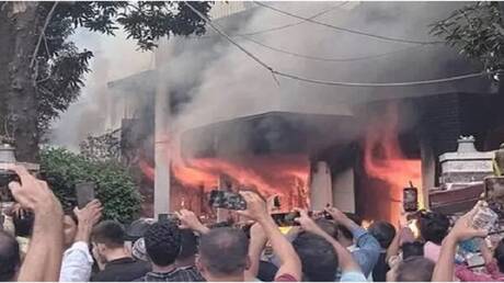 بنغلاديش.. المحتجون يضرمون النار في المتحف التذكاري لوالد رئيسة الوزراء المستقيلة