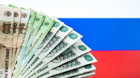 رئيس الوزراء الروسي: اقتصادنا ينمو بوتيرة أعلى من التوقعات