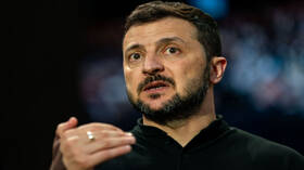 زعيم حزب فرنسي تعليقا على قصف محطة زابوروجيه النووية: زيلينسكي مستعد لإغراق العالم في الفوضى