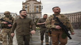 مستشار رئاسي أوكراني سابق يتحدث عما ينتظر نظام زيلينسكي بعد مغامرته بهجوم كورسك