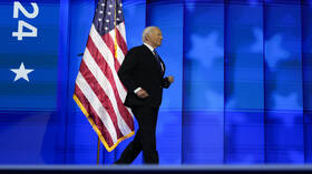 مؤتمر الحزب الديمقراطي.. هاريس اعتلت المنصة لدقيقتين وبايدن ظهر بعد نصف ساعة من انتهائه