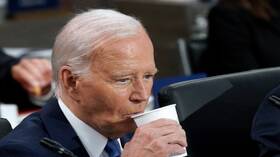 بايدن: هاريس "لن تنحني" لبوتين