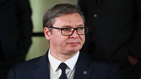 فوتشيتش يوضح سبب سرية زيارة مدير CIA إلى صربيا