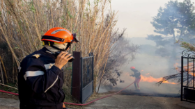 فرنسا.. حرائق الغابات تهدد المناطق السكنية في مقاطعة البرانس الشرقية (فيديو)