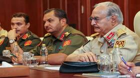 ليبيا .. حفتر يشدد على احترام مؤسسة المصرف المركزي ويحذر من التدخلات غير الشرعية