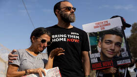 عائلات الرهائن الإسرائيليين: نتنياهو لا يفوت فرصة واحدة لتخريب الصفقة