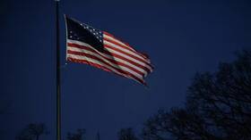 واشنطن تفرض قيودا على منح التأشيرات تستهدف 14 مسؤولا سورياً