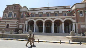 إيقاف التعاملات المالية مع مصرف ليبيا المركزي