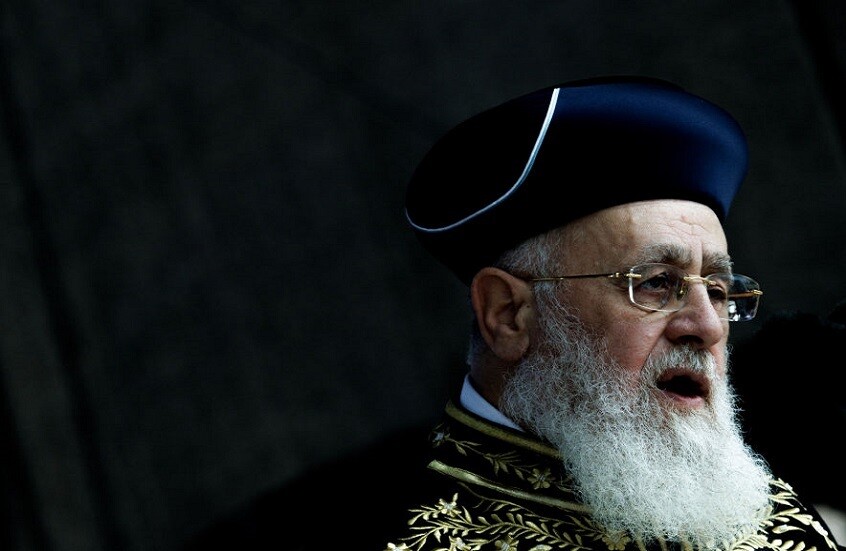 حاخام السفارديم الأكبر يدعو لصفقة ولو مقابل آلاف الأسرى الفلسطينيين