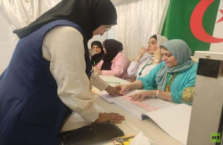بدء التصويت في انتخابات الرئاسة الجزائرية بالخارج (صور)