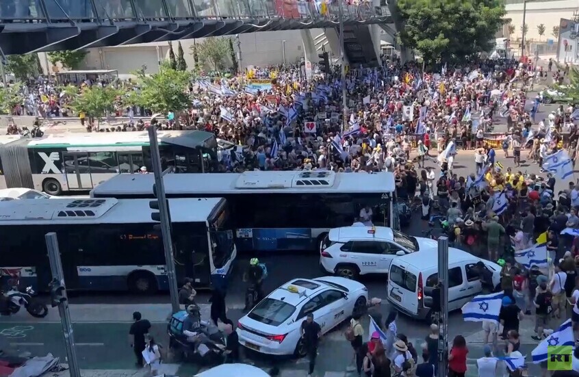 متظاهرون إسرائيليون يطالبون بوقف إطلاق النار