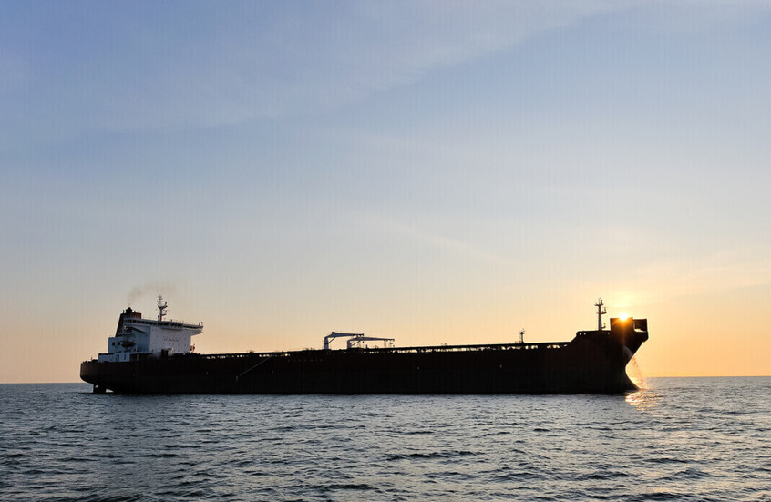 الجيش الأمريكي يؤكد إصابة ناقلة سعودية 