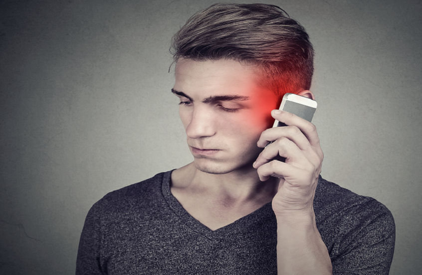 هل تسبب الهواتف سرطان الدماغ؟.. مراجعة لمنظمة الصحة العالمية تقدم الإجابة