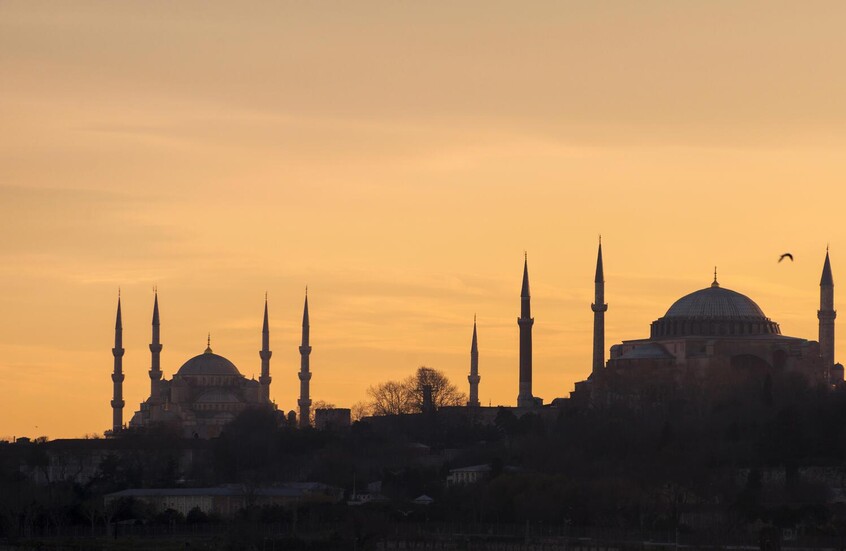 إعادة قلادة ذهبية عمرها 2500 عام إلى تركيا تم تهريبا إلى الولايات المتحدة قبل أربعة عقود (فيديو)