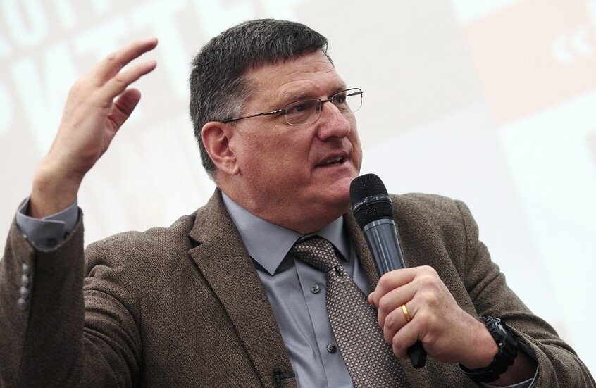 الاستخباراتي الأمريكي السابق ريتر يتوقف عن التعاون مع RT وSputnik