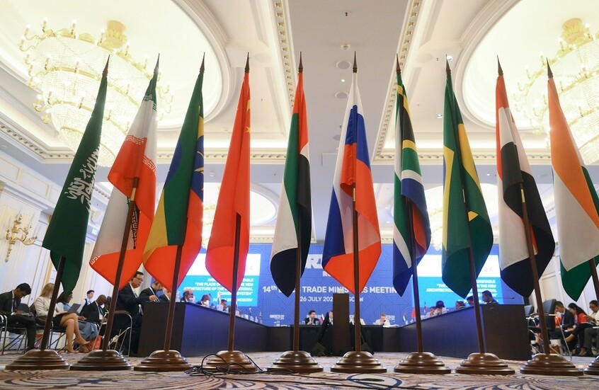 الرئيس الصربي يتلقى دعوة بوتين لحضور قمة "بريكس"