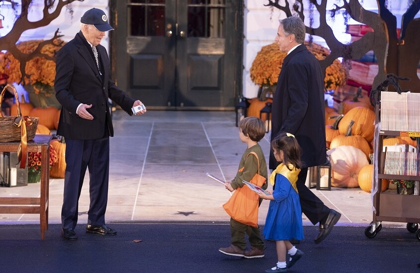 "واشنطن بوست": بلينكن يرفض البقاء في إدارة هاريس.. بسبب الأولاد!