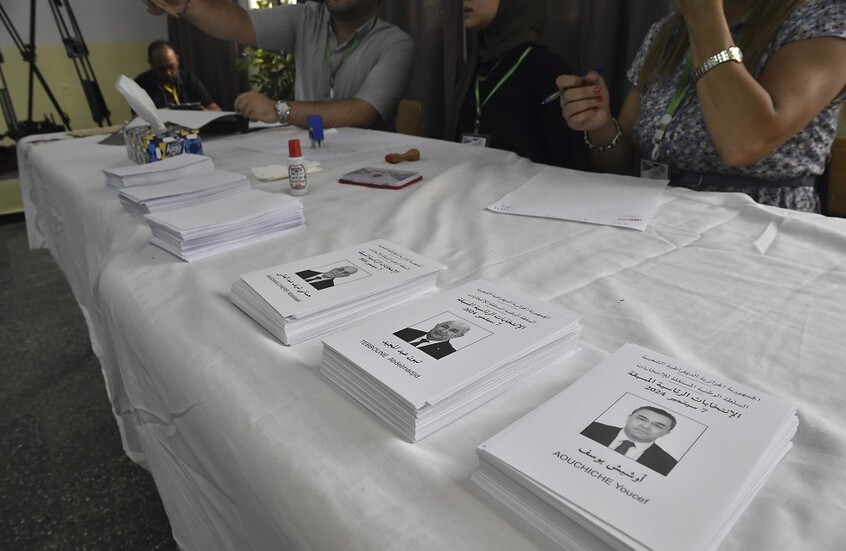 رئاسيات 2024.. توافد متزايد للجزائريين بمدينة وجدة المغربية على مكاتب الاقتراع