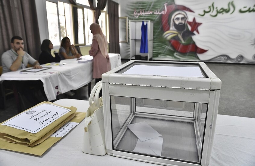 الجزائر.. المشاركة في انتخابات الرئاسة بلغت 26.45% في الداخل و18.31% بالخارج إلى غاية الخامسة مساء